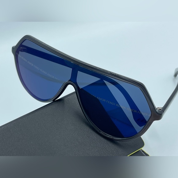 Authentic Fendi Roma Amor Unisex Sunglasses - Picture 3 of 16